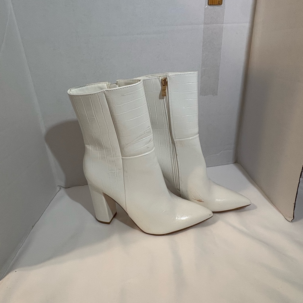 White Croc-Embossed Pointed Toe Block Heel Boots Women size 10 block heel - Picture 9 of 9